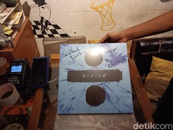 Cerita Pedagang Vinyl Pasar Santa, Dapat Berkah Usai Kedatangan Ed Sheeran