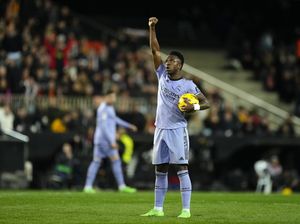 Tiga Suporter Valencia Dipenjara akibat Rasis ke Vinicius Tiga Suporter Valencia Dipenjara akibat Rasis ke Vinicius