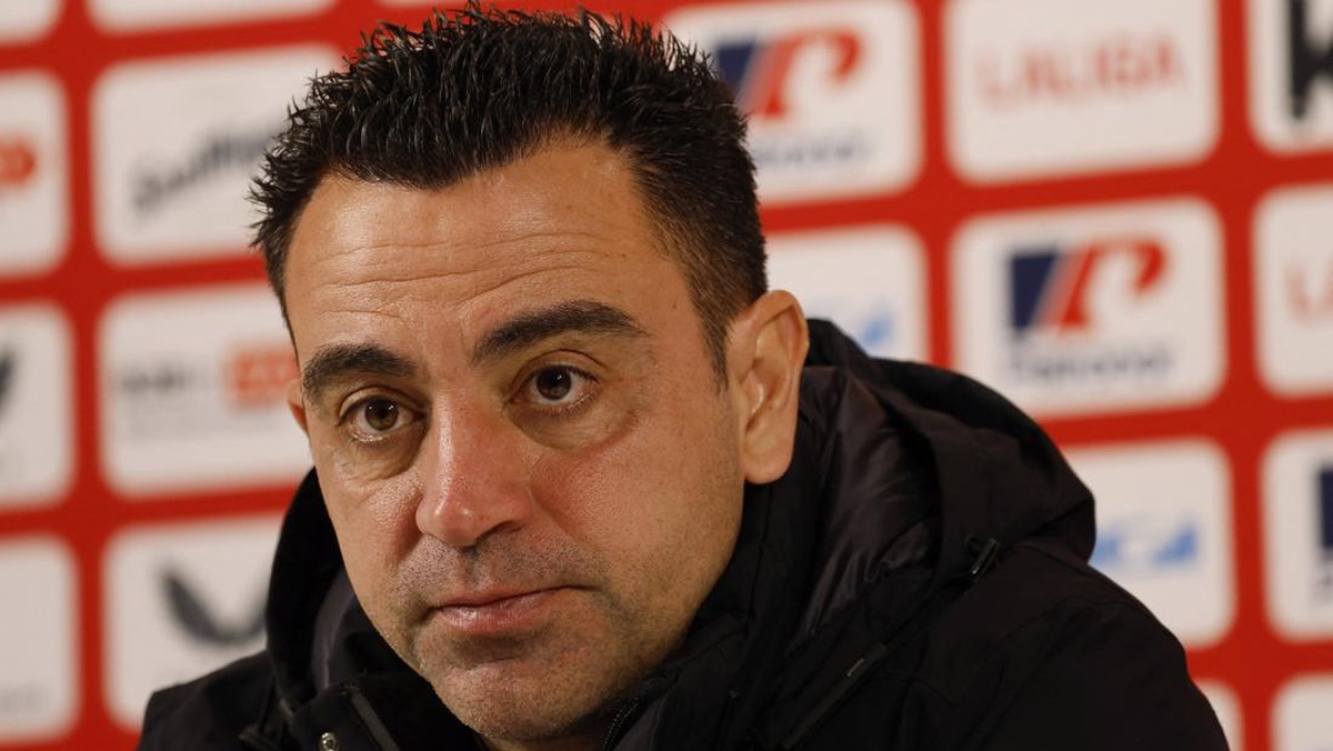 Xavi Hernandez menjawab permintaan bertahan di Barcelona. (Foto: REUTERS/Vincent West)
