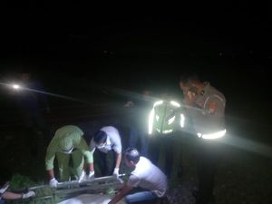 4 Fakta Pilu Wasiat Perempuan Tuban Tabrakkan Diri ke KA di Lamongan 4 Fakta Pilu Wasiat Perempuan Tuban Tabrakkan Diri ke KA di Lamongan