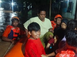 Banjir di Sragen Capai 1 Meter, 14 Warga Dievakuasi
