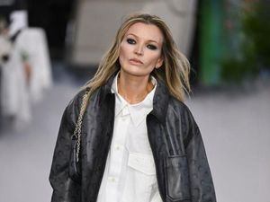 Viral Sosok Wanita Kembaran Kate Moss, Pengakuannya Mengejutkan Viral Sosok Wanita Kembaran Kate Moss, Pengakuannya Mengejutkan