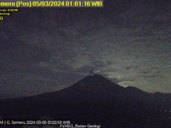 Gunung Semeru Kembali Erupsi Muntahkan Abu Vulkanik Setinggi 500 Meter