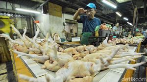 Harga Kebutuhan Bahan Pokok di Pasar Wonokromo Merangkak Naik