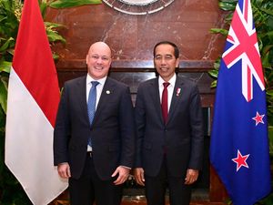 Jokowi Bahas Kerja Sama Pasifik dengan PM Selandia Baru, Undang ke Indonesia
