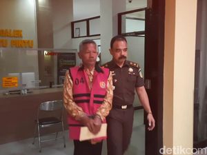 Kades dan Perangkat Desa di Trenggalek Ditahan Diduga Korupsi Rp 156 Juta Kades dan Perangkat Desa di Trenggalek Ditahan Diduga Korupsi Rp 156 Juta