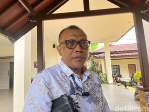 Ketua KPU NTB Tanggapi Pengusiran Saat Pleno di Lombok Tengah Ketua KPU NTB Tanggapi Pengusiran Saat Pleno di Lombok Tengah