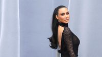 Kim Kardashian Malafungsi Busana di Show Balenciaga, Label Baju Lupa Dicopot