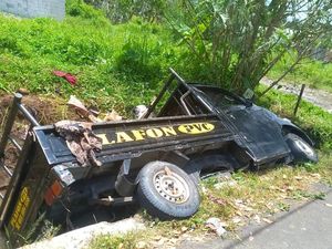 Pikap Angkut Rombongan Pengajian Masuk Parit di Purbalingga, 1 Orang Tewas Pikap Angkut Rombongan Pengajian Masuk Parit di Purbalingga, 1 Orang Tewas