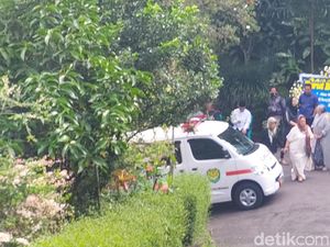 Bey Ungkap Pesan Solihin GP ke Jokowi 6 Tahun Silam