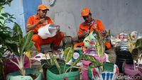 Kreatifitas Mempercantik Taman Kota di Pancoran Jaksel