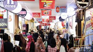 Little Bangkok Tanah Abang Ramai Jelang Ramadan