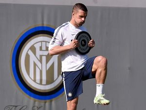 Jika Bisa Balik ke Masa Lalu, Podolski Takkan Terima Tawaran Inter