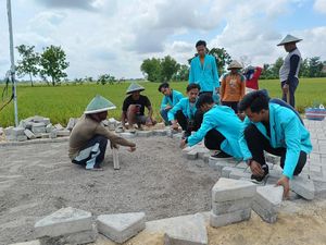 Mendikti Ingatkan Kampus untuk Berdampak ke Masyarakat: Minimal Bantu Daerah Sendiri Mendikti Ingatkan Kampus untuk Berdampak ke Masyarakat: Minimal Bantu Daerah Sendiri