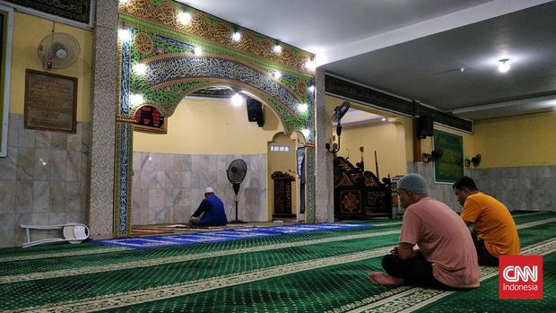 Masjid Raya Magat Sari yang berada di Jalan Orang Kayo Hitam, Kelurahan Arab Melayu, Kecamatan Pasar, Kota Jambi, Senin (4/3/2024). Masjid Raya Magat Sari adalah salah satu masjid tertua di Jambi. (CNNIndonesia/Sobar)