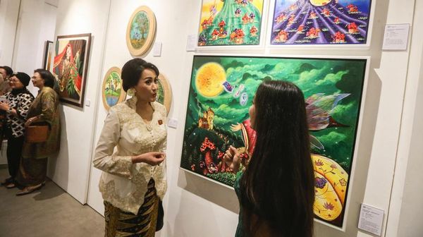 Mengunjungi Pameran Perempuan Tangguh