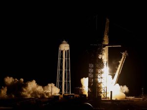 Induk Starlink Luncurkan Satelit Mata-mata Amerika Induk Starlink Luncurkan Satelit Mata-mata Amerika