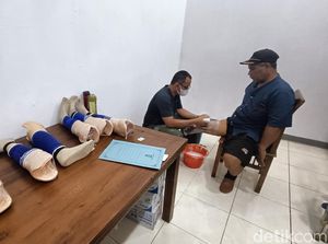 Puluhan Difabel Banyumas Terima Bantuan Kaki-Tangan Palsu dari Kemensos Puluhan Difabel Banyumas Terima Bantuan Kaki-Tangan Palsu dari Kemensos