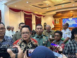 Pj Gubernur Pastikan Pasokan BBM dan LPG di Jatim Aman hingga Lebaran 2024 Pj Gubernur Pastikan Pasokan BBM dan LPG di Jatim Aman hingga Lebaran 2024