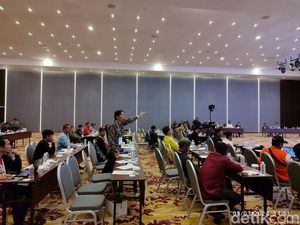 Saksi Demokrat Protes Suara PDIP di Serang, Duga Ada Penggelembungan Suara Saksi Demokrat Protes Suara PDIP di Serang, Duga Ada Penggelembungan Suara