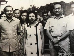 Kisah Blusukan Soeharto dan Solihin GP: Mandi di Sungai Tanpa Dikawal