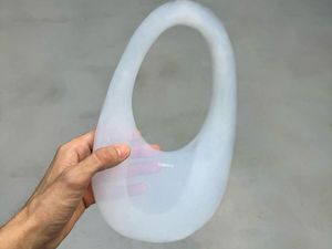 Coperni Bikin Tas Berbahan 99 Persen Udara, Diklaim Paling Ringan di Dunia Coperni Bikin Tas Berbahan 99 Persen Udara, Diklaim Paling Ringan di Dunia