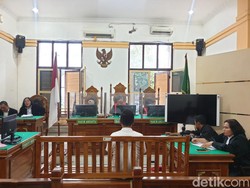 Boasa Simanjuntak Divonis 19 Bulan Penjara, Dijerat Pasal ITE