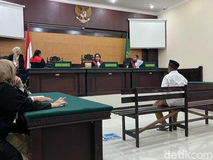 Ngaku Pegawai KPK Tipu 2 Warga Mojokerto Rp 346 Juta, Edy Divonis 3 Tahun Bui Ngaku Pegawai KPK Tipu 2 Warga Mojokerto Rp 346 Juta, Edy Divonis 3 Tahun Bui