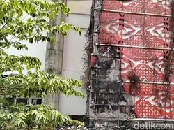 Tribun Stadion Watubelah Cirebon Hangus Terbakar