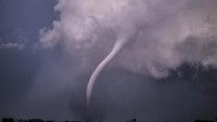 Video Tornado Terjang Pantai Atlantic New York