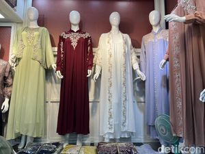Berburu Baju Lebaran 2024 di Tanah Abang: Dress Plisket Ini Jadi Best Seller