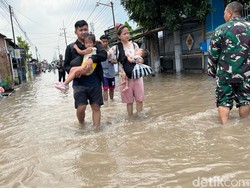 Pelajar 2 Sekolah Dipulangkan Imbas Banjir Rendam 1 Kelurahan Kota Mojokerto
