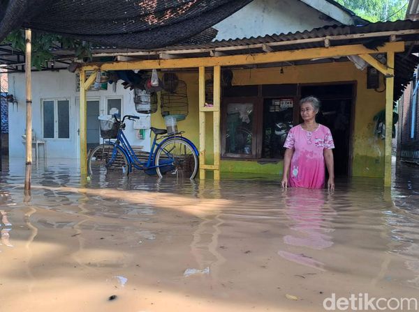 Banjir Setinggi 1 Meter Rendam Desa Kademangan di Jombang