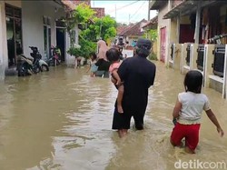 Banjir Melanda 7 Kecamatan di Cirebon, 1 Orang Meninggal Dunia