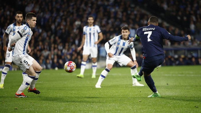 Paris Saint-Germain melenggang ke perempatfinal Liga Champions. Itu setelah PSG mengandaskan Real Sociedad 2-1 untuk menang agregat 4-1. PSG bertandang ke markas Sociedad di Reale Arena, Rabu (6/3/2024) dini hari WIB, pada leg kedua babak 16 besar Liga Champions.