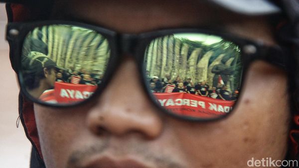 Deklarasi Mosi Tidak Percaya di Tugu Proklamasi