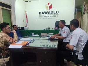 Caleg PAN Lapor ke Bawaslu Sidoarjo Atas Dugaan Penggelembungan Suara Caleg PAN Lapor ke Bawaslu Sidoarjo Atas Dugaan Penggelembungan Suara