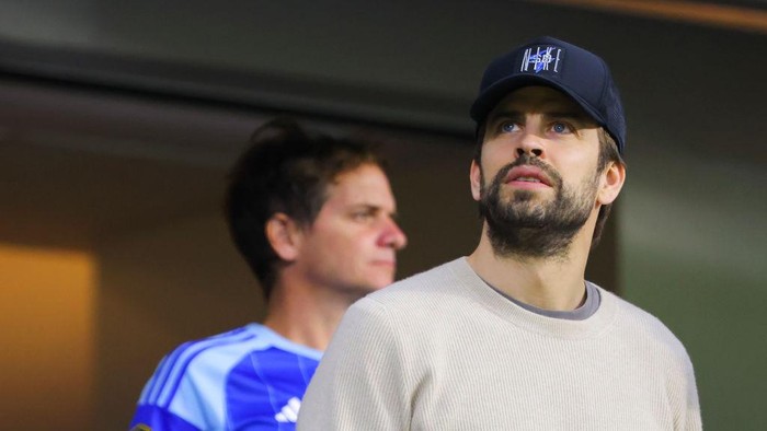 MEXICO CITY, MEXICO - FEBRUARY 24: Former football player Gerard Pique looks on during the 8th round match between America and Cruz Azul as part of Torneo Clausura 2024 Liga MX at Azteca Stadium on February 24, 2024 in Mexico City, Mexico. (Photo by Agustin Cuevas/Getty Images)
