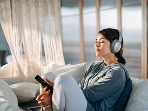 Video: Walkman Modern Ala Maxell yang Punya Fitur Bluetooth dan USB-C Video: Walkman Modern Ala Maxell yang Punya Fitur Bluetooth dan USB-C