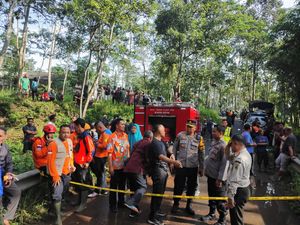 3 Orang Tertimbun Jembatan Roboh di Randuacir Salatiga, 1 Tewas 3 Orang Tertimbun Jembatan Roboh di Randuacir Salatiga, 1 Tewas
