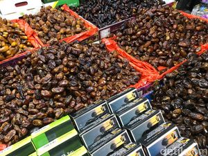 Pedagang Jamin Tak Jual Kurma Merek Israel di Pasar Jatinegara