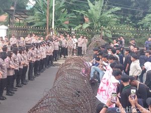 Ada Demo Mahasiswa, Arus Lalin Arah Istana Bogor Ditutup Ada Demo Mahasiswa, Arus Lalin Arah Istana Bogor Ditutup