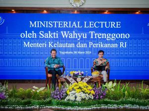 Beri Kuliah Umum di UGM, Trenggono Ungkap Pentingnya Program Ekonomi Biru Beri Kuliah Umum di UGM, Trenggono Ungkap Pentingnya Program Ekonomi Biru