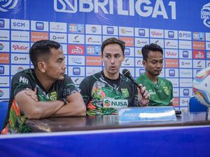 Liga 1: Paul Munster Targetkan Menang di Kandang Borneo FC