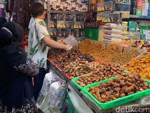 10 Toko Oleh-oleh Haji di Malang, Pilihan Terbaik untuk Buah Tangan 10 Toko Oleh-oleh Haji di Malang, Pilihan Terbaik untuk Buah Tangan