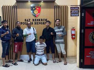 Unggah Foto-Video Bugil Mantan Pacar di Status WA, Pria di Bengkulu Dibekuk Unggah Foto-Video Bugil Mantan Pacar di Status WA, Pria di Bengkulu Dibekuk