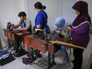 Penyandang Disabilitas Dapat Pelatihan Menjahit Penyandang Disabilitas Dapat Pelatihan Menjahit