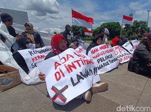 Desak DPR RI Pakai Hak Angket, Massa di Banyumas Gelar Aksi Tapa Pepe Desak DPR RI Pakai Hak Angket, Massa di Banyumas Gelar Aksi Tapa Pepe