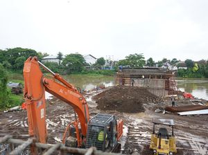 Pemkab Kediri Kebut Proyek Jembatan Jongbiru, Progres Capai 60% Pemkab Kediri Kebut Proyek Jembatan Jongbiru, Progres Capai 60%