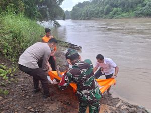 Heboh Mayat Mr. X Membusuk Penuh Luka Lecet Hanyut di Sungai Lematang